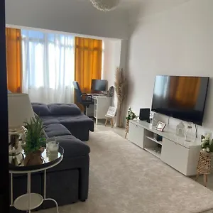  Apartamento An Elegant & Cozy