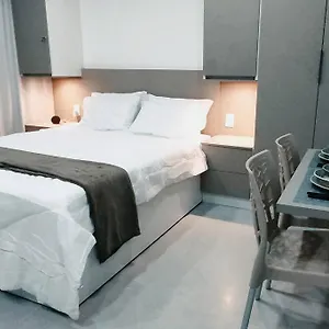 https://flat-305-porto-prime-com-rooftop-e-piscina.portodegalinhashotels.com